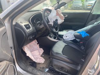 2018 Jeep Compass Latitude 4x4 - Interior Front Seat Image